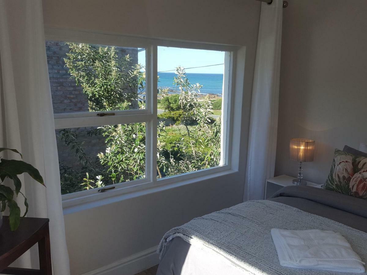 Breeze In Villa Agulhas Bagian luar foto